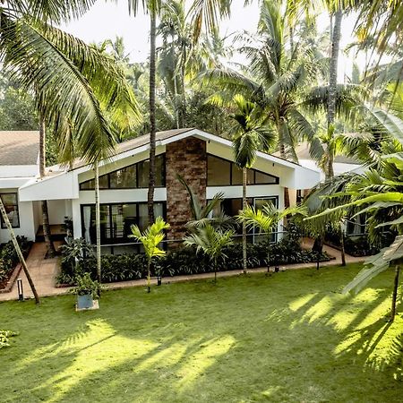 Coco Palms Resort, Дивеагар Экстерьер фото